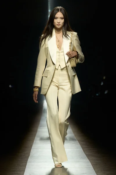 Look 23